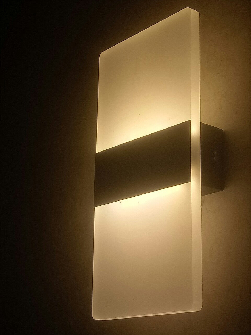 SenseBeam Wall Light
